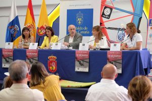 Las Palmas de Gran Canaria (Canarias). 28/06/16. El presidente del Cabildo de Gran Canaria, Antonio Morales, presentó hoy el campeonato del Mundo de Windsurfing de Gran Canaria que se celebrará en Pozo Izquierdo del 2 al 10 de julio. En la presentación estuvieron la consejera de Turismo, Cultura y Deportes del Gobierno de Canarias, María Teresa Lorenzo, la consejera de Turismo del Cabildo de Gran Canaria, Inés Jiménez, la alcaldesa de Santa Lucía, Dunia González, y la presidenta del Club Deportivo Morenotwins, Daida Ruano. Cabildo G.C./Angel Medina G.