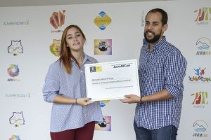 las Palmas de Gran Canaria, 09 Agosto 2016. El consejero de Educación y Juventud del Cabildo de Gran Canaria, Miguel Montero, hace entrega de los premios del Concurso  Imagen gráfica JuveMcan.