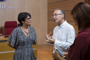 LAS PALMAS DE GRAN CANARIA (Canarias). 278/09/2016.- La consejera de Política Social y Accesibilidad del Cabildo de Gran Canaria, Elena Máñez, y el director del Programa Insular de Rehabilitación Psicosocial, Rafael Touriño, presentaron hoy los actos por el Día Mundial de la Salud Mental.