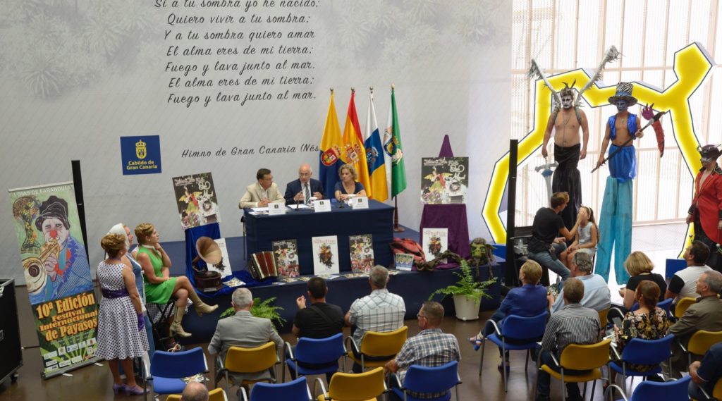 Las Palmas de Gran Canaria, 2 de septiembre de 2016. El presidente del Cabildo de Gran Canaria, Antonio Morales, la directora general de Promoción Cultural del Gobierno canario, Aurora Moreno, y el alcalde de Valsequillo, Francisco Atta, presentan el Programa de Actos de las Fiestas y Ferias San Miguel 2016.