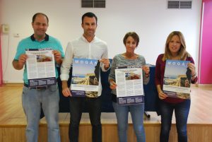 los-concejales-jose-martin-y-luis-becerra-junto-a-la-alcaldesa-de-mogan-onalia-bueno-y-la-concejala-alba-medina-durante-la-presentacion-de-la-revista-informativa-municipal