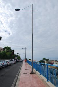 imagen-de-la-nueva-luminaria-ya-instalada-en-la-calle-roque-de-los-muchachos-en-puerto-rico