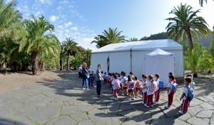 Las Palmas de Gran Canaria, 18 de noviembre de 2016. El consejero de Educación y Juventud, Miguel Montero, el consejero de Medio Ambiente, Juan Manuel Brito, y el director adjunto del Jardín Canario, Juan Manuel López, hacen balance de la semana de actividades organizadas con motivo del Día de la Infancia, que han contado con la participación de cerca de 2000 escolares a lo largo de toda la semana.CABILDO/J.PEREZ CURBELO