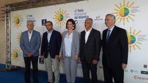 responsables-de-infecar-del-comite-organizador-y-samantha-vallejo-nagera-con-el-ministro-de-economia-de-cabo-verde