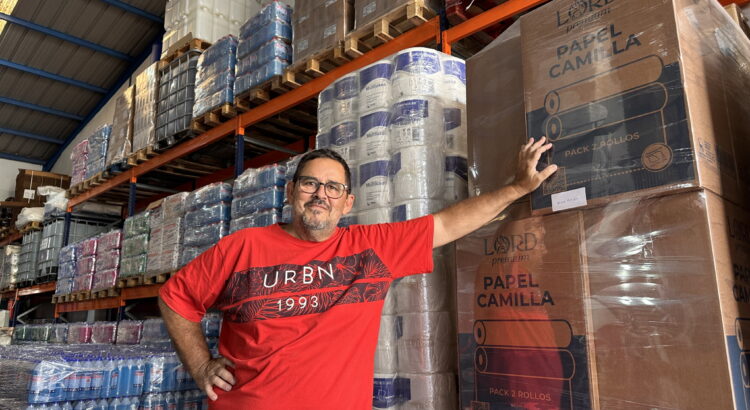 Marco Palacios, fundador de DMP, presentando el Yellow Friday como alternativa canaria al Black Friday en Gran Canaria